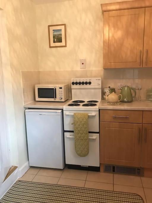 No 96 Chapel Lane - Self Contained Cottage In The Heart Of Butleigh Екстериор снимка